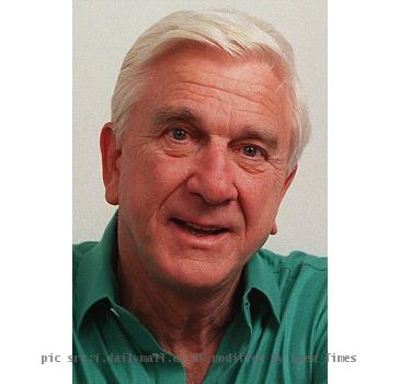 <b>Leslie Nielsen</b>