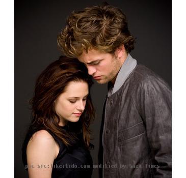 Robert pattinson and Kristen Stewart