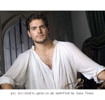 <b>Henry Cavill</b>