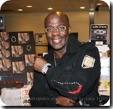 Benjamin Bebe Winans wearing his He Bead bracelet.. This photo was shot at the Grammys 2008 Person of the Year honoring Aretha Franklin in the She Beads gift botique.