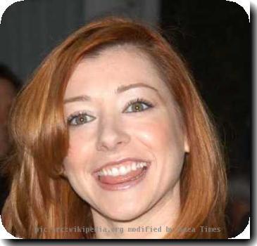 Actress Alyson Hannigan at "Buffy The Vampire Slayer" Wrap Party  April 2003 (cropped)