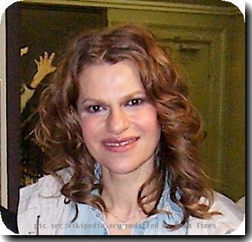 Sandra Bernhard at Daryl Roth Theatre New York.