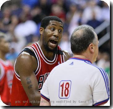 wJohn Salmons playing with the wChicago Bulls