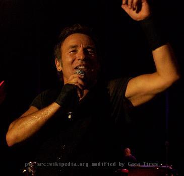 Bruce Springsteen performing in Spain, Working on a Dream Tour 2009, Valladolid, 01-08-2009