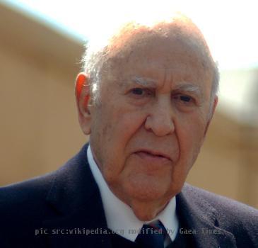 Carl Reiner speaking at a ceremony for Mel Brooks to receive a star on the Hollywood Walk of Fame.