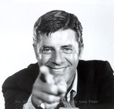 Portrait photo of Jerry Lewis (entertainer)