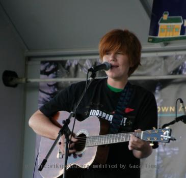 wBrett Dennen