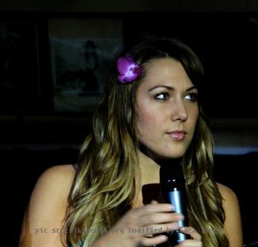 Picture of singer Colbie Caillat, found on Flickr at this URL.  License is confirmed to be the Creative Commons Attribution Generic 2.0.   Thanks to Mil8 for the original