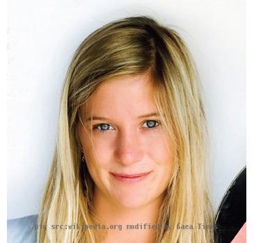 Image of American snowboarder Hannah Teter, cropped and airbrushed from original