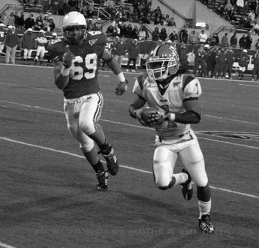 wFreddie Barnes eluding a defender