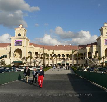 A view of Gulfstream Park on Sunshine Millions Day 2006.