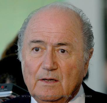 Joseph Blatter, da Fifa, fala à imprensa após audiência com o presidente Luiz Inácio Lula da Silva, no Palácio do Planalto