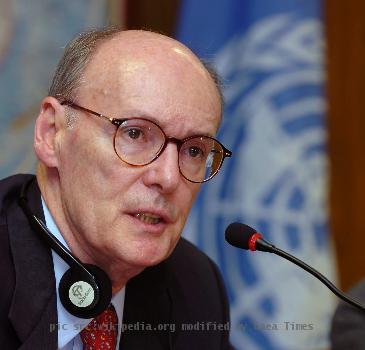 Brasilia - Secretary General of the United Nations in Haiti, Hédi Annabi, speaking during a conference on the Brazilian presence in Haiti