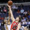 wAaron Gray playing with the wChicago Bulls