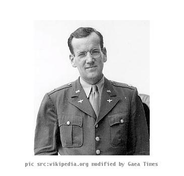 This photo from a US Government website (shows Maj. Glen Miller during his service in the US Army Air Corps.