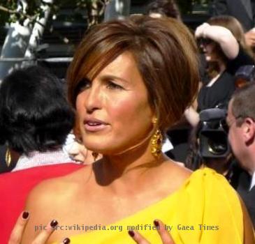 Actress Mariska Hargitay at 2008 Emmy Awards.