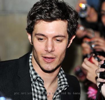 Adam Brody @ Jennifer