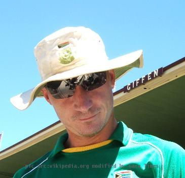 Dale Steyn at a training session at the Adelaide Oval