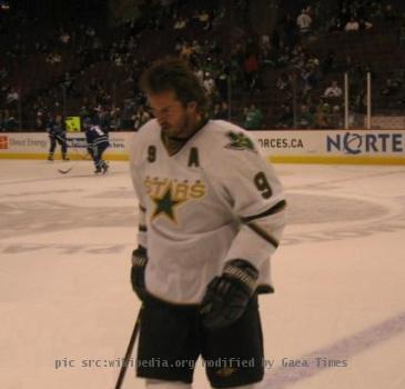 Mike Modano, Dallas Stars @ Vancouver Canucks