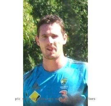 Shaun Tait at a training session at the Adelaide Oval