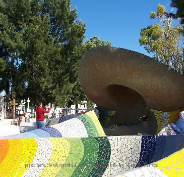 Tumba de José Alfredo Jiménez, en las afueras de Dolores