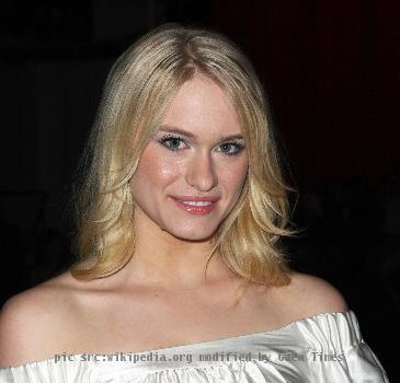 Description Soap star actress Leven Rambin