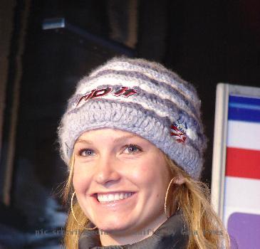 DE Julia Mancuso während der Siegerehrung für den Riesenslalom in Semmering, Österreich am 28. Dezember 2006. EN Julia Mancuso during the price giving ceremony for the Giant Slalom in Semmering, Austria on Dec. 28, 2006.