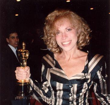 Photo of Carly Simon at the Academy Awards.