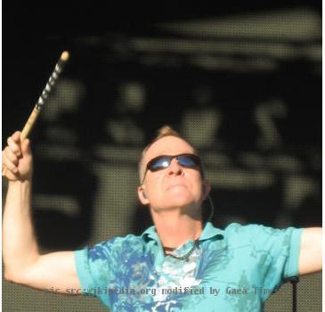 Fred Schneider from The B-52