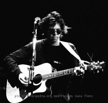 Mark Linkous performs at The Floodzone-Richmond, VA 3 April 1992