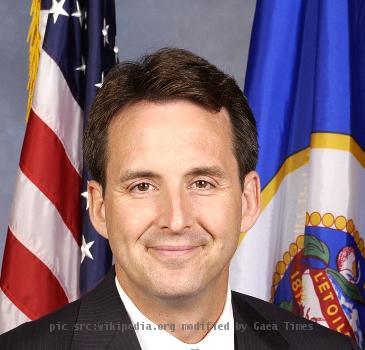 Official photo of Governor Tim Pawlenty (R-MN).