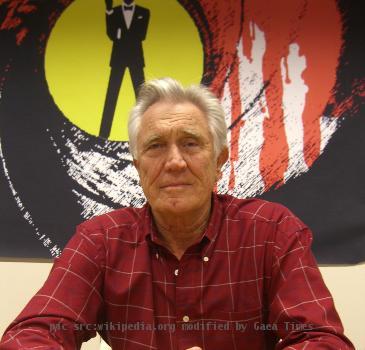 Actor George Lazenby