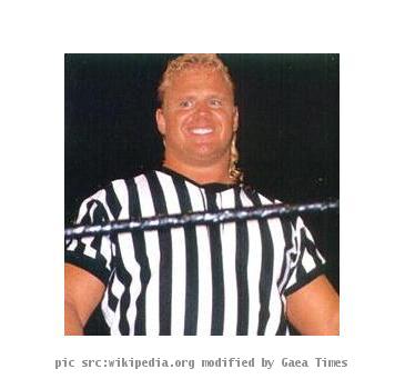 Hennig at a WCW house show in 1997, cropped from larger image.