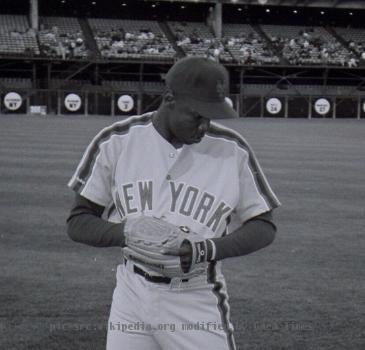 Dwight Gooden at Candlestick Park in San Francisco, CA