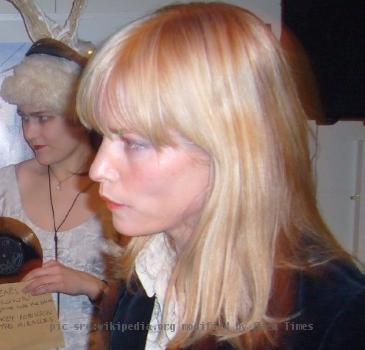 Filmmaker Lucia Helenka chats with actress wSienna Guillory