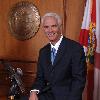 Official photo of Florida Governor Charlie Crist