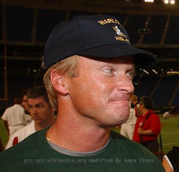 Tokyo, Japan (Aug. 1, 2003) -- Cmdr. Brian Corey, Executive Officer of the “Golden Dragons” of Strike Fighter Squadron One Ninety Two (VFA-192), discusses coaching strategies in the Tokyo Dome with Head Coach