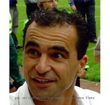 Roberto Martinez at the DW Stadium, 9th August 2009