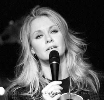 Shelby Lynne performing at Antone