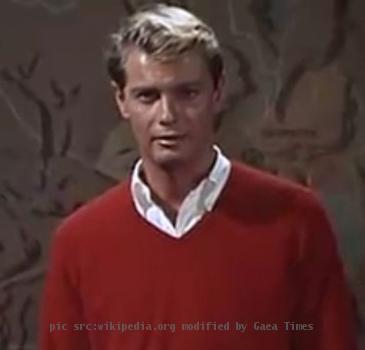 Screenshot of Troy Donahue from the film