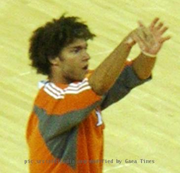 Phoenix Suns center Robin Lopez in a shootaround prior to a road game against the Golden State Warriors.  The Suns won 154-130.