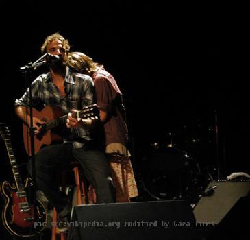 Marcelo Camelo and Mallu Magalhaes, brazillians singers @ Recife