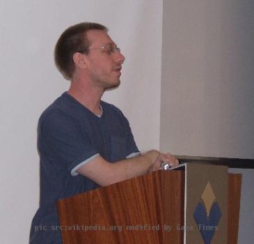 Daniel Tammet giving a speech at Reykjavík University on 21 June, 2007.