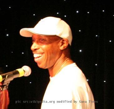 This is a photo that I took of Jeffrey Osborne on January 27, 2008 on the Holland America ship Westdam at a discussion with Regina Belle of vocal techniques for r&b and jazz artists.