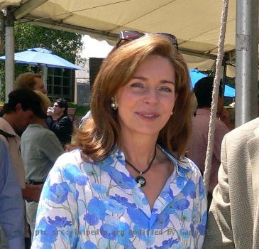 A crop of a photo of Queen Noor of Jordan