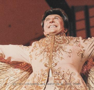 A photo I took of Liberace in 1983.