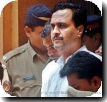 Her counsel had requested the court to give permission her to come on Friday for the statement  Later  the court had granted Rekha permission to appear in the court again on Friday   Rekha Mahajan  today  described the series of incidents that had happened on April 22 last year  the day when Pramod Mahajan was shot by his own brother  She told to the court that she