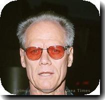 Premiere  Fred Dryer  TV s  Hunter   at the Egyptian Theater premiere of Artisan s The Way of the Gun