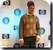 to lift points out of the TE position now that Owen Daniels  ACL exploded  Forget it  It s gone  Nobody on the wire brings the points  and posture  like Daniels  Fearless stupid prediction Alex Smith for top 5 points this week vs  the Titans  D  It will take some oversized artichokes to start him over Brees  Manning  Brady  Schaub  Rivers  Rodgers  McNabb  Romo  Flacco  Warner