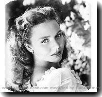 Pero no s�lo de colaborar con su marido se nutr�a la carrera de Jennifer Jones  otras excelentes pel�culas  productores y directores requirieron su presencia   Cartas a mi amada   1945